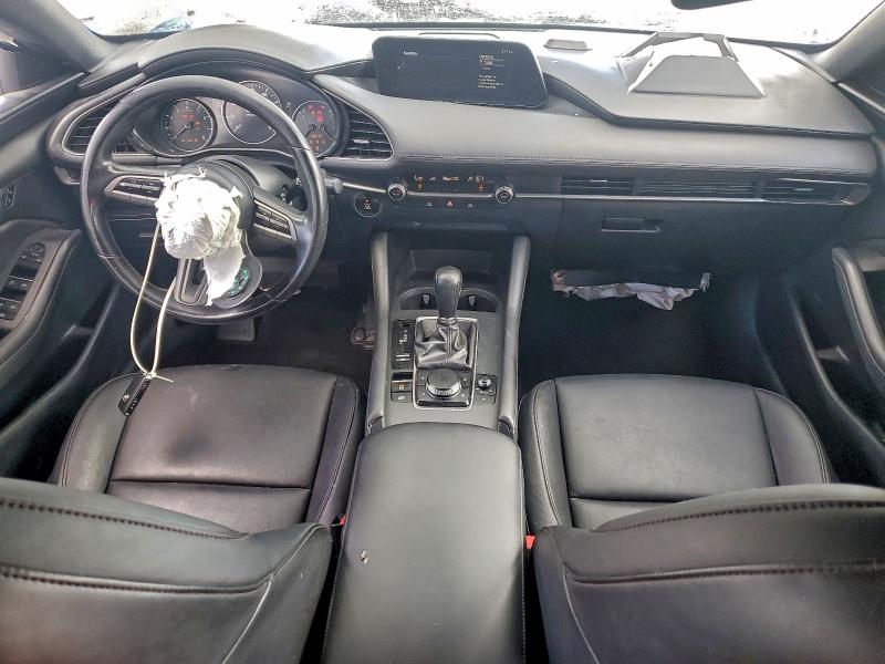 Photo 8 from auction – 2021 MAZDA 3 with VIN JM1BPAKL2M1302035