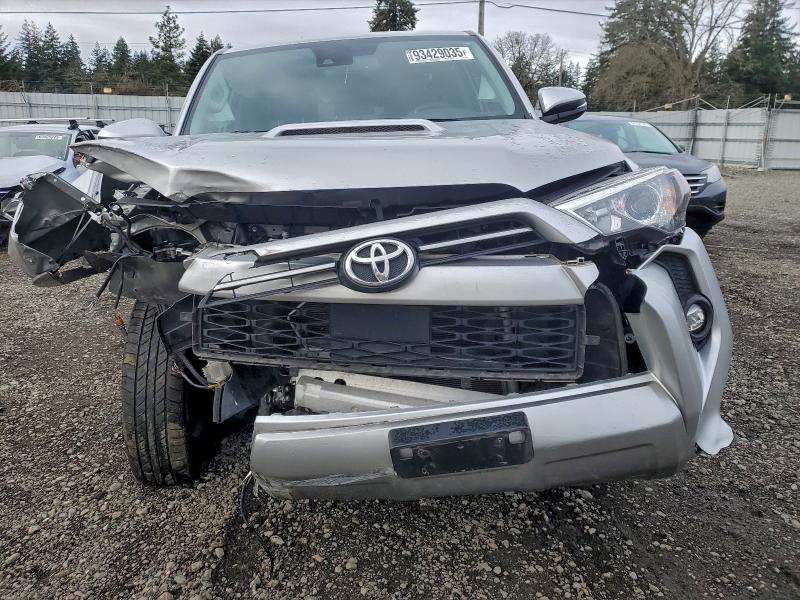 Photo 5 from auction – 2022 TOYOTA 4RUNNER SR with VIN JTERU5JR2N6009854