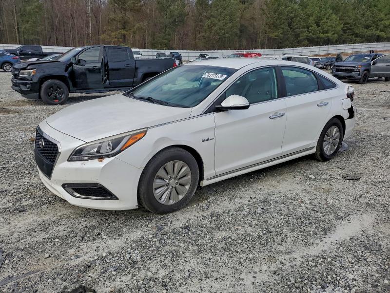 HYUNDAI SONATA HYB 2016 with VIN KMHE24L16GA012777 - Photo from auction