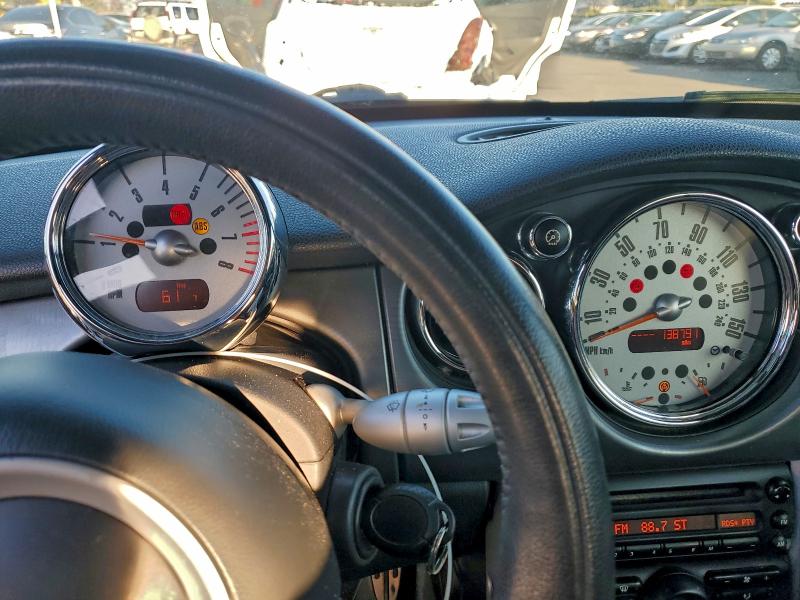 Photo 9 from auction – 2008 MINI COOPER with VIN WMWRH33528TU81692