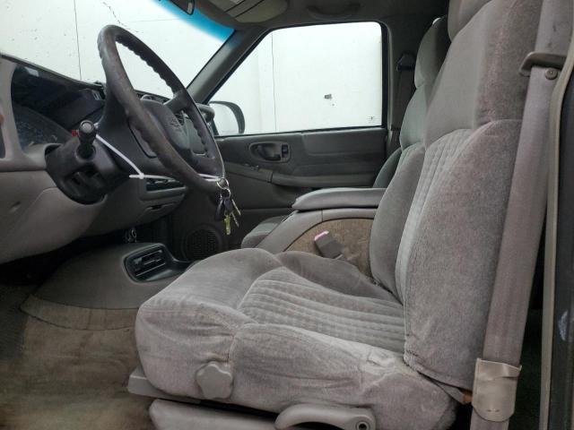 Photo 7 from auction – 2001 CHEVROLET BLAZER with VIN 1GNCS13W012192515