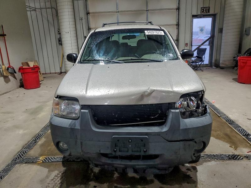 Photo 5 from auction – 2001 FORD ESCAPE XLS with VIN 1FMYU02101KA46605