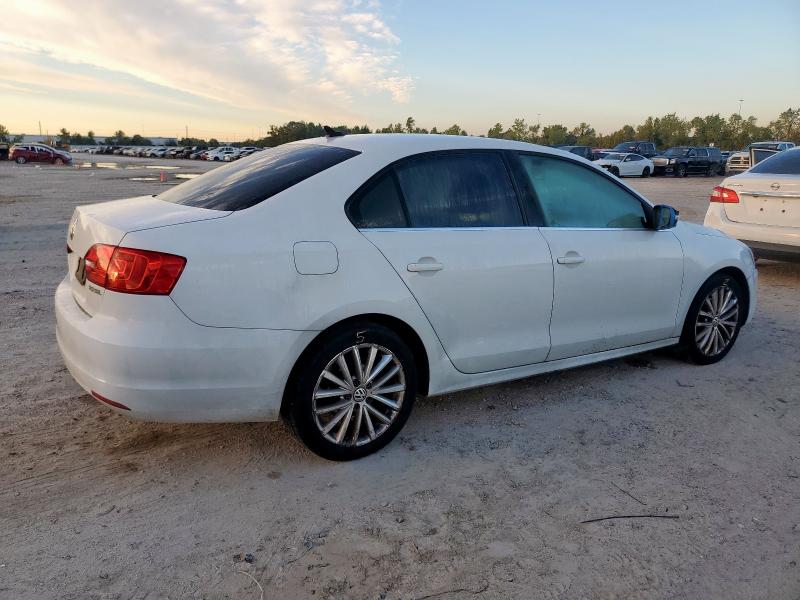 Photo 3 from auction – 2012 VOLKSWAGEN JETTA SEL with VIN 3VWLP7AJ2CM419510