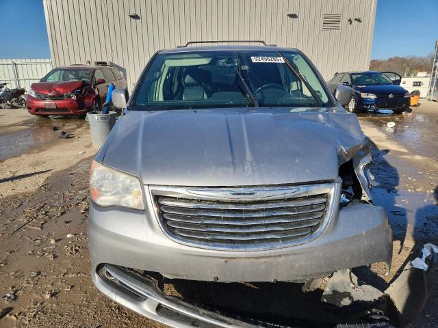 Photo 5 from auction – 2014 CHRYSLER TOWN & COU with VIN 2C4RC1BGXER464019