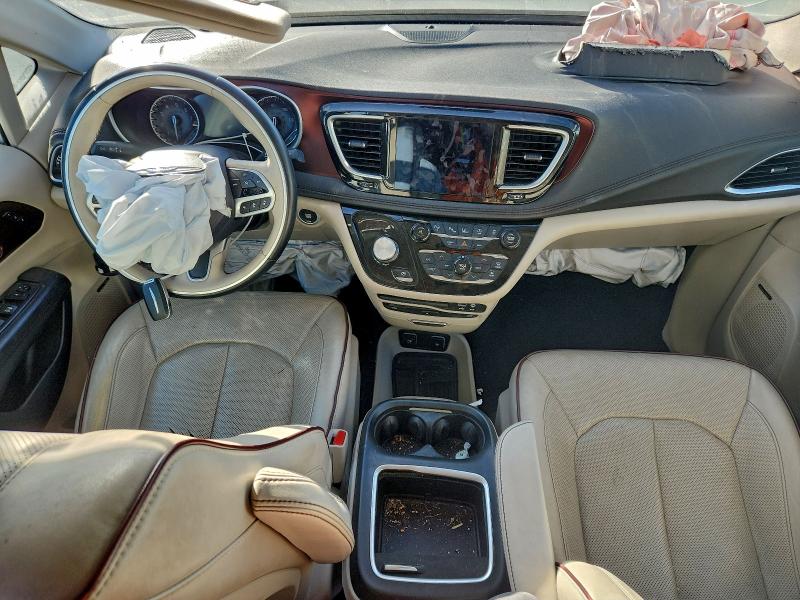 Photo 8 from auction – 2017 CHRYSLER PACIFICA L with VIN 2C4RC1GG8HR812235