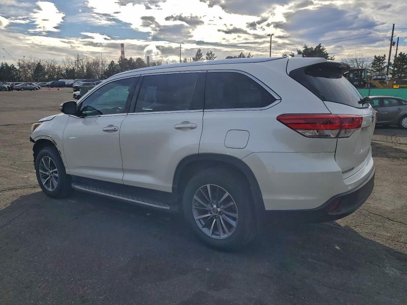 Photo 2 from auction – 2019 TOYOTA HIGHLANDER with VIN 5TDKZRFH7KS357742