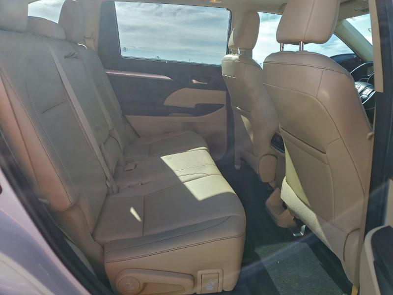 Photo 11 from auction – 2015 TOYOTA HIGHLANDER with VIN 5TDKKRFH1FS044499