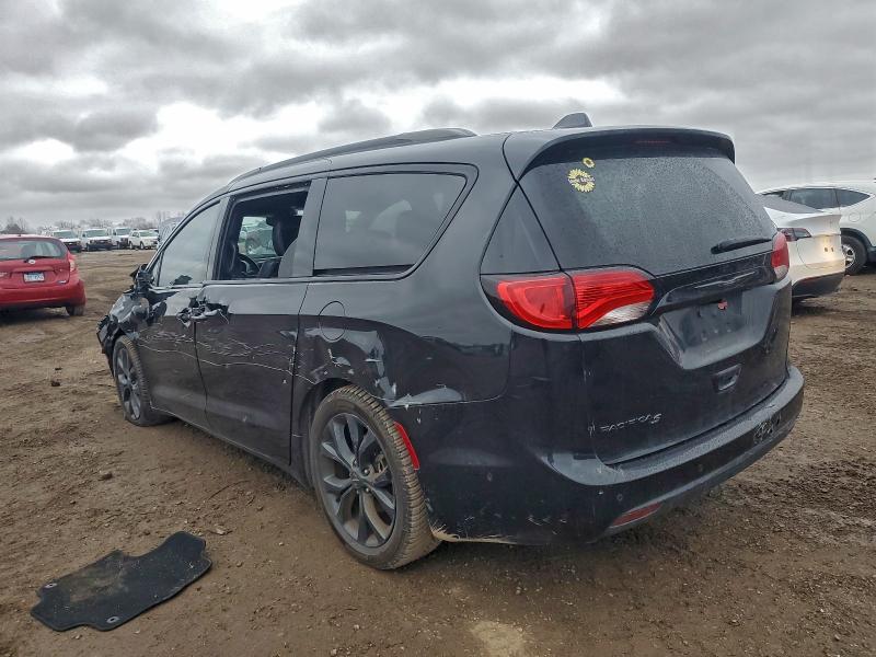 Photo 2 from auction – 2019 CHRYSLER PACIFICA T with VIN 2C4RC1EG6KR570779