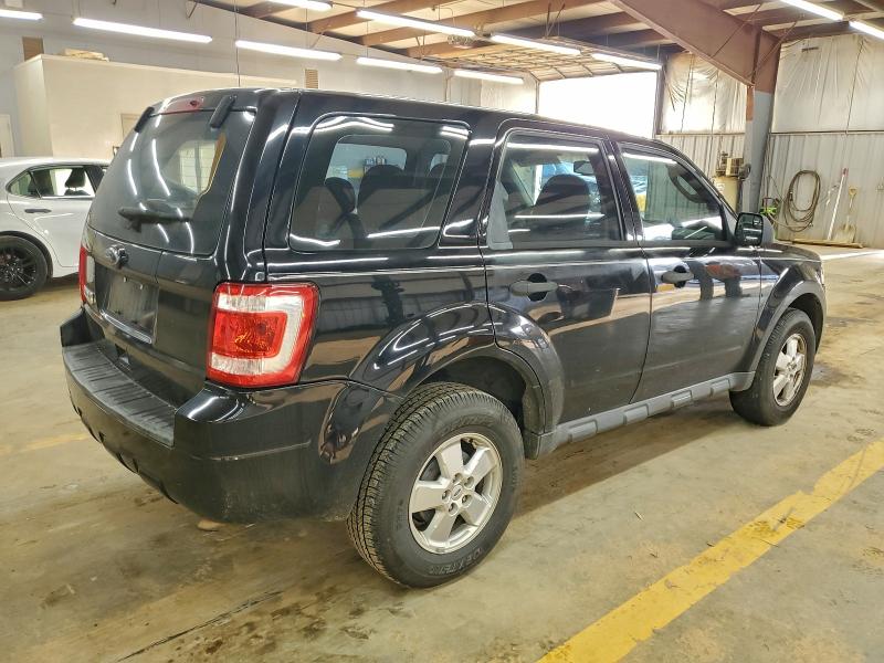 Foto 3 de la subasta – 2010 FORD ESCAPE XLS con VIN 1FMCU0C73AKB75340