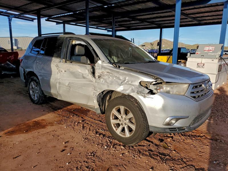Photo 4 from auction – 2011 TOYOTA HIGHLANDER with VIN 5TDZK3EH1BS037799