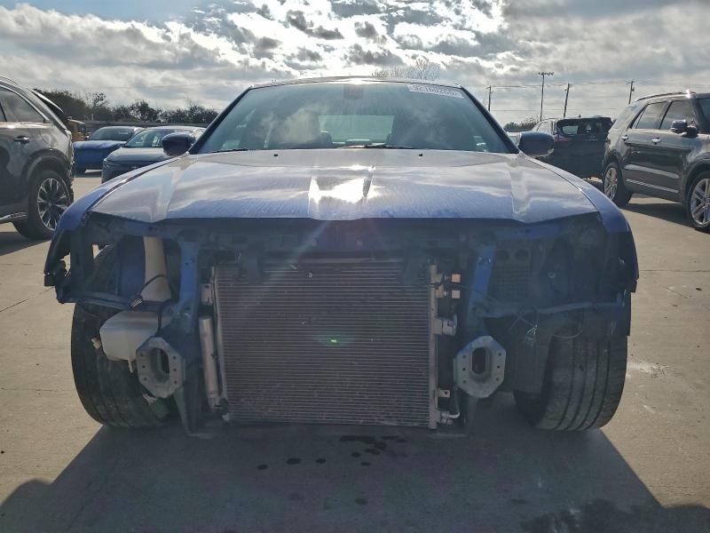Photo 5 from auction – 2018 CHRYSLER 300 with VIN 2C3CCABG3JH243839