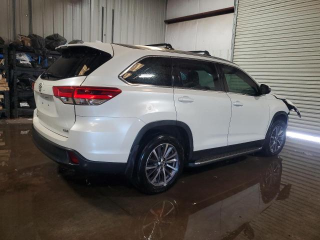 Photo 3 from auction – 2019 TOYOTA HIGHLANDER with VIN 5TDKZRFHXKS569163