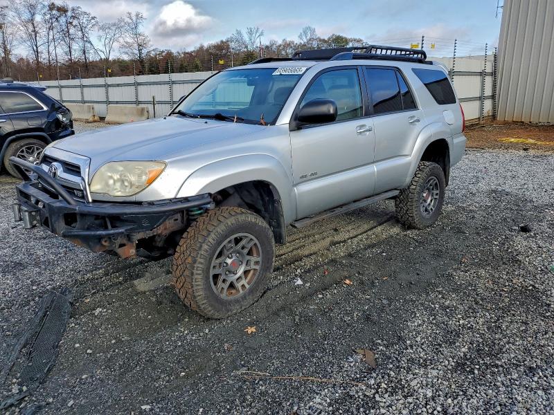TOYOTA 4RUNNER SR 2008 with VIN JTEBT14R68K004645 - Photo from auction