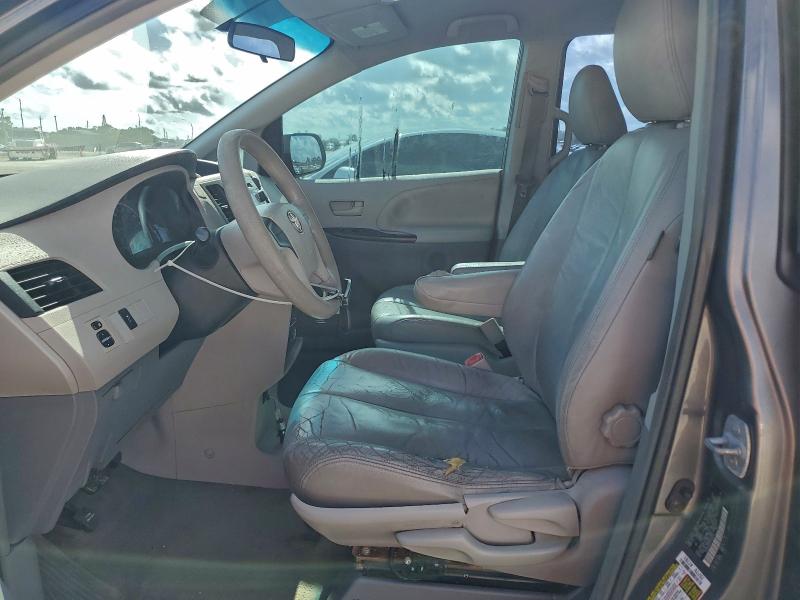 Photo 7 from auction – 2011 TOYOTA SIENNA with VIN 5TDZK3DC1BS164333
