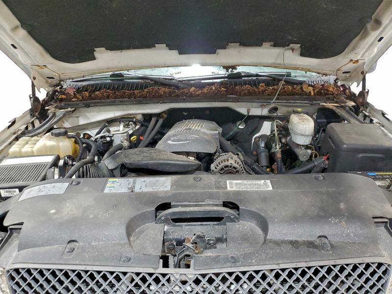 Photo 11 from auction – 2004 CHEVROLET SILVERADO with VIN 1GCHC29U44E205776