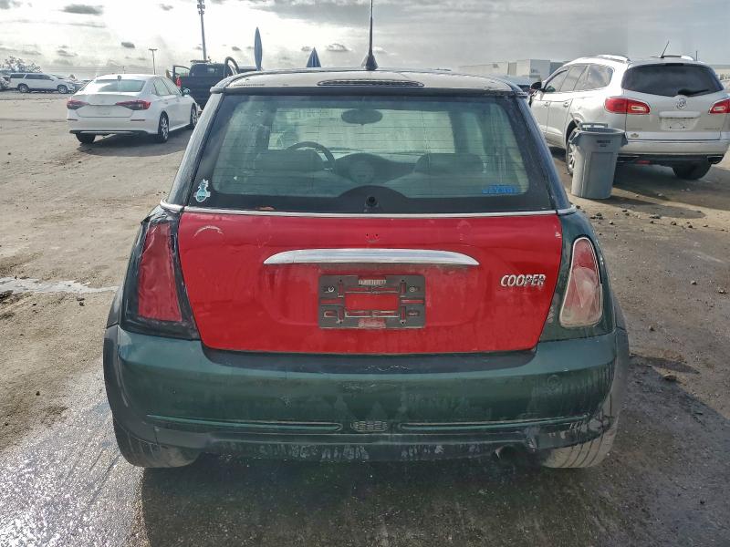 Photo 6 from auction – 2006 MINI COOPER with VIN WMWRC33516TK73878