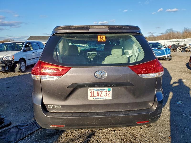 Photo 6 from auction – 2011 TOYOTA SIENNA BAS with VIN 5TDKA3DC3BS004328
