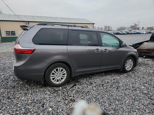 Photo 3 from auction – 2015 TOYOTA SIENNA XLE with VIN 5TDYK3DC2FS569389