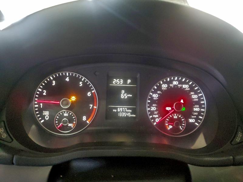 Photo 9 from auction – 2015 VOLKSWAGEN PASSAT S with VIN 1VWAT7A36FC102419