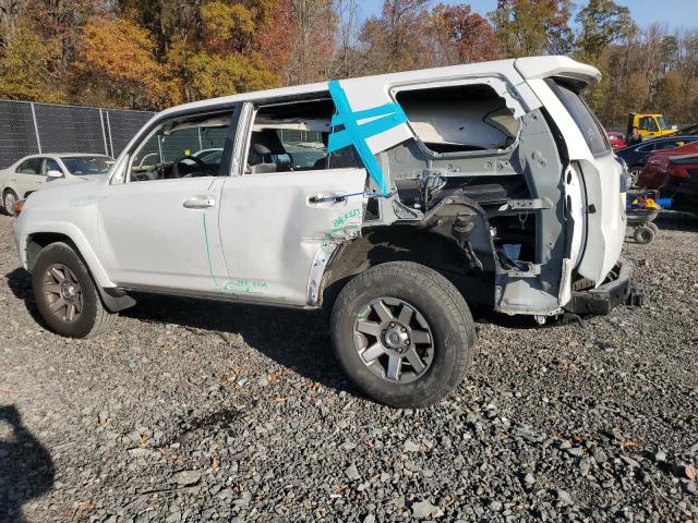 Photo 2 from auction – 2016 TOYOTA 4RUNNER SR with VIN JTEBU5JR1G5387139
