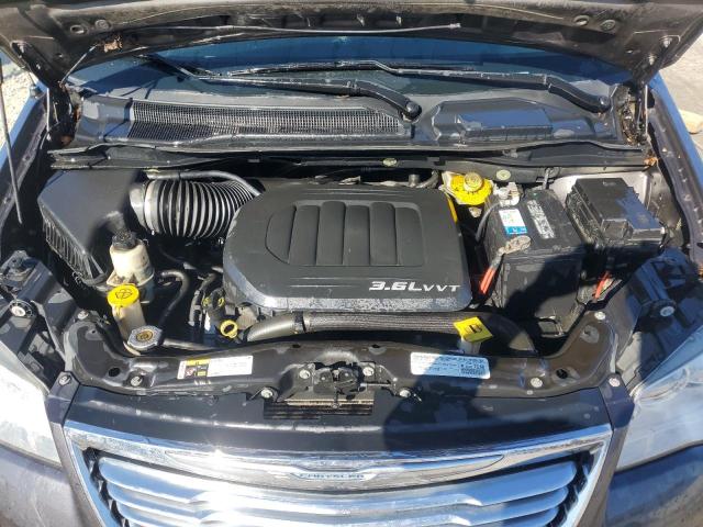 Photo 12 from auction – 2015 CHRYSLER TOWN & COU with VIN 2C4RC1BGXFR637586