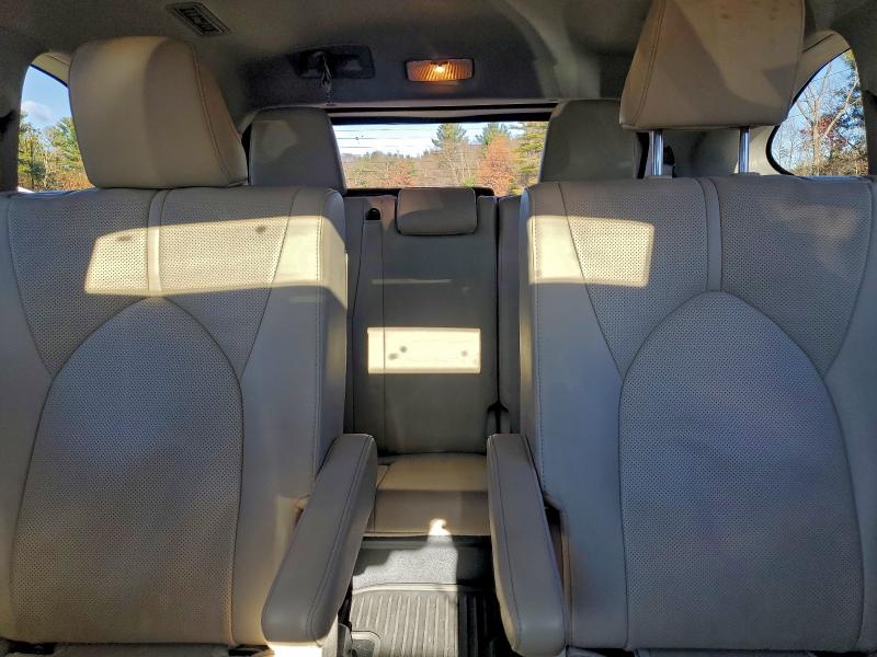 Photo 10 from auction – 2021 TOYOTA HIGHLANDER with VIN 5TDXBRCH6MS529681