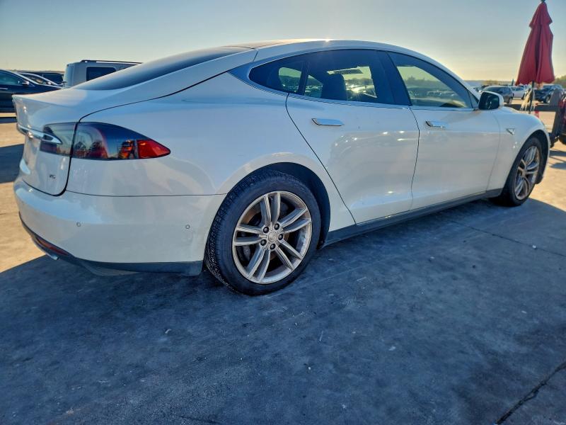 Photo 3 from auction – 2016 TESLA MODEL S with VIN 5YJSA1E14GF122496