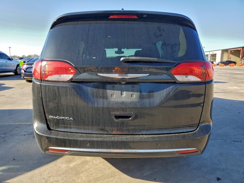 Photo 6 from auction – 2017 CHRYSLER PACIFICA T with VIN 2C4RC1BG6HR771790