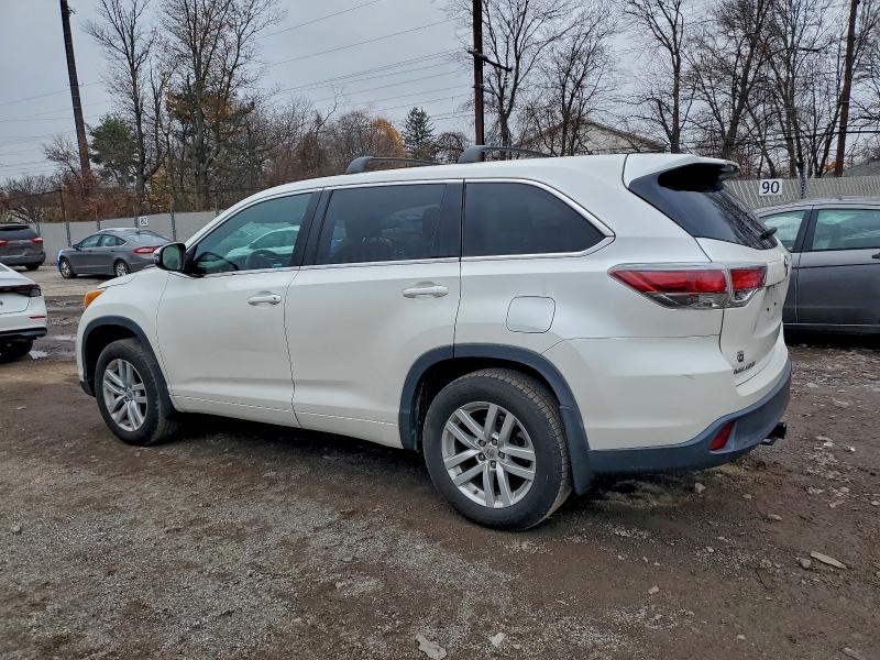 Фото 2 с аукциона – 2014 TOYOTA HIGHLANDER с VIN 5TDBKRFH1ES030018