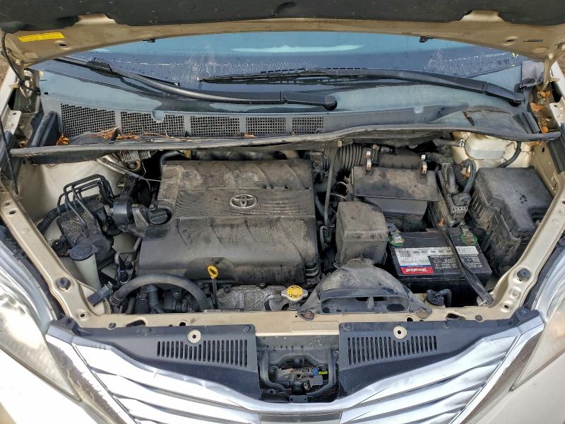 Photo 12 from auction – 2011 TOYOTA SIENNA XLE with VIN 5TDYK3DC4BS021419