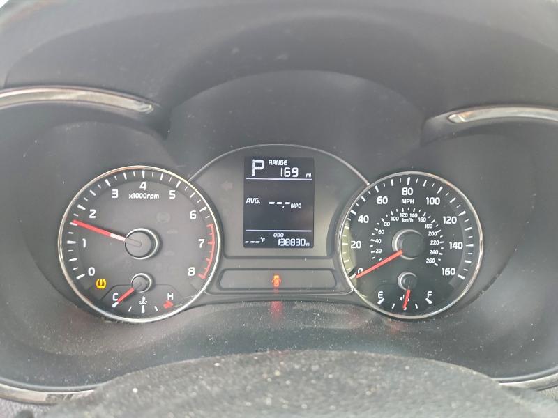 Photo 9 from auction – 2017 KIA FORTE LX with VIN 3KPFK4A79HE013551