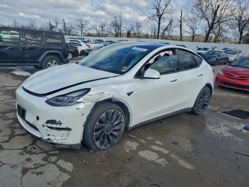 TESLA MODEL Y 2021 مع رقم تعريف المركبة 5YJYGDEF4MF079442 - صورة من المزاد