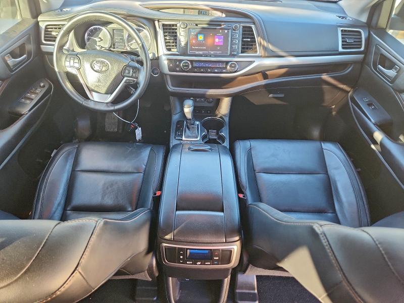 Photo 8 from auction – 2018 TOYOTA HIGHLANDER with VIN 5TDJZRFHXJS850700