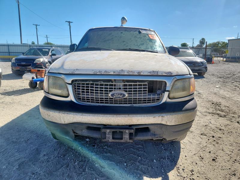 Zdjęcie 5 z aukcji – 2002 FORD EXPEDITION z VIN 1FMPU16L42LA88011