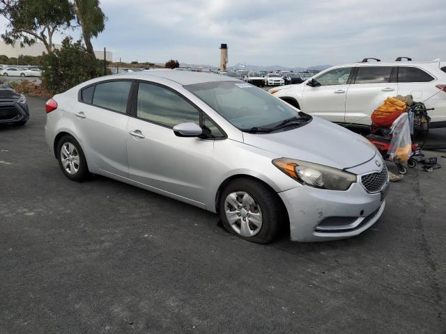 Photo 4 from auction – 2016 KIA FORTE LX with VIN KNAFK4A68G5574659