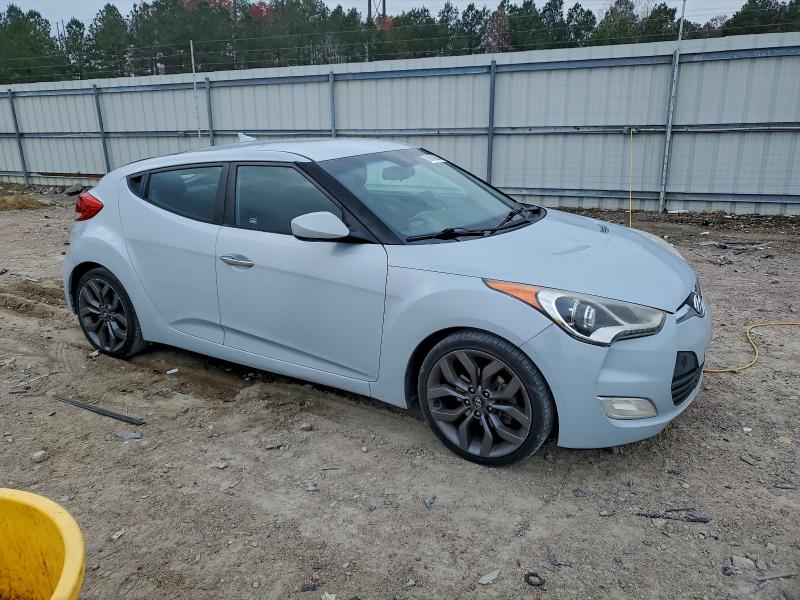 Photo 4 from auction – 2015 HYUNDAI VELOSTER with VIN KMHTC6AD3FU221615