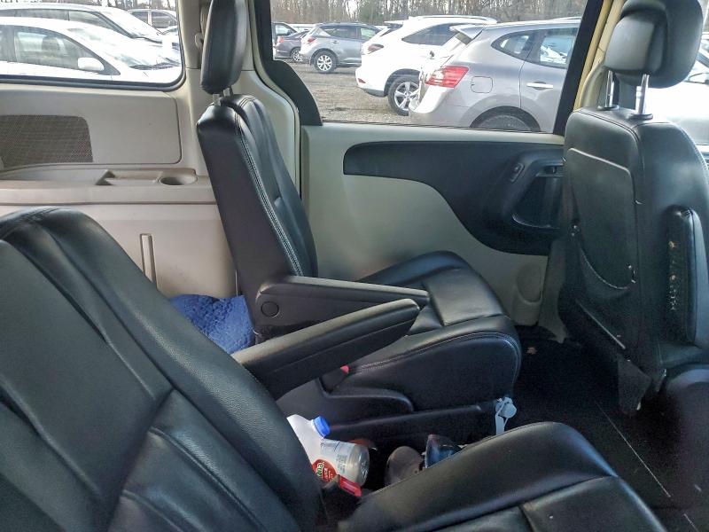 Photo 11 from auction – 2013 CHRYSLER TOWN & COU with VIN 2C4RC1BG8DR792988