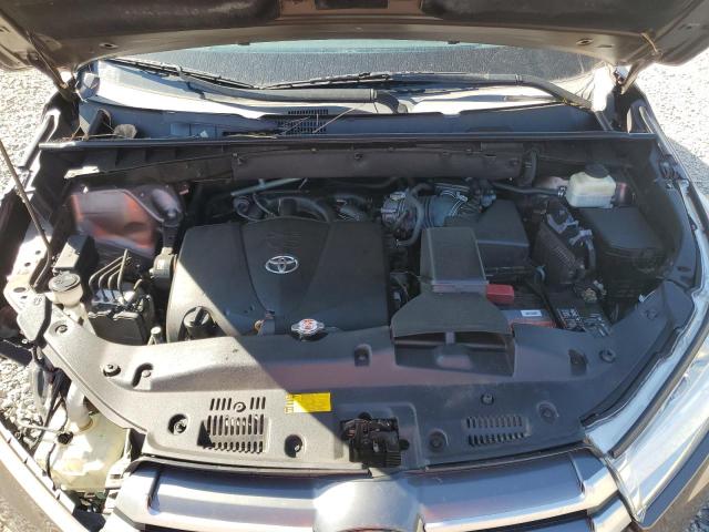 Photo 12 from auction – 2018 TOYOTA HIGHLANDER with VIN 5TDKZRFH5JS270274