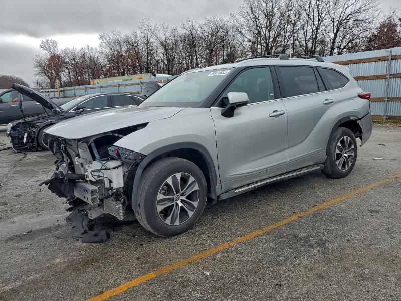 Photo 1 from auction – 2022 TOYOTA HIGHLANDER with VIN 5TDGZRBH9NS177002