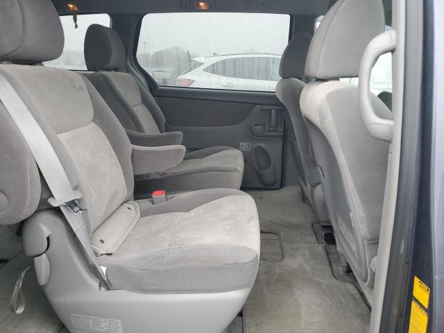 Photo 11 from auction – 2010 TOYOTA SIENNA CE with VIN 5TDKK4CC5AS325273