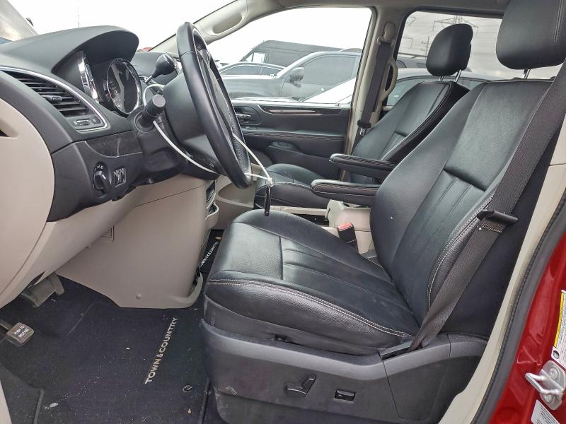 Photo 7 from auction – 2015 CHRYSLER TOWN & COU with VIN 2C4RC1AG9FR677918