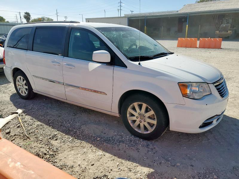 Photo 4 from auction – 2016 CHRYSLER TOWN & COU with VIN 2C4RC1BG9GR291094