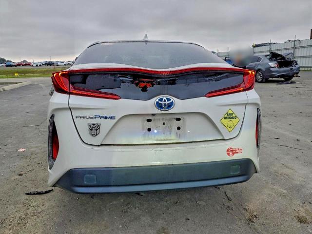 Photo 6 from auction – 2017 TOYOTA PRIUS PRIM with VIN JTDKARFP3H3036144