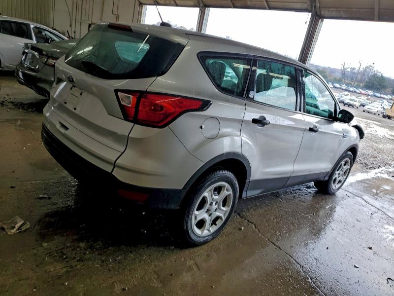 Photo 3 from auction – 2019 FORD ESCAPE S with VIN 1FMCU0F74KUB45152