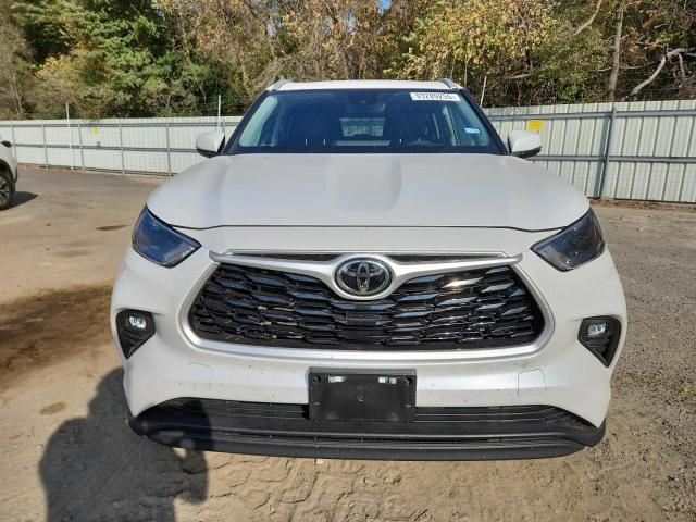 Photo 5 from auction – 2023 TOYOTA HIGHLANDER with VIN 5TDKDRAH4PS019163