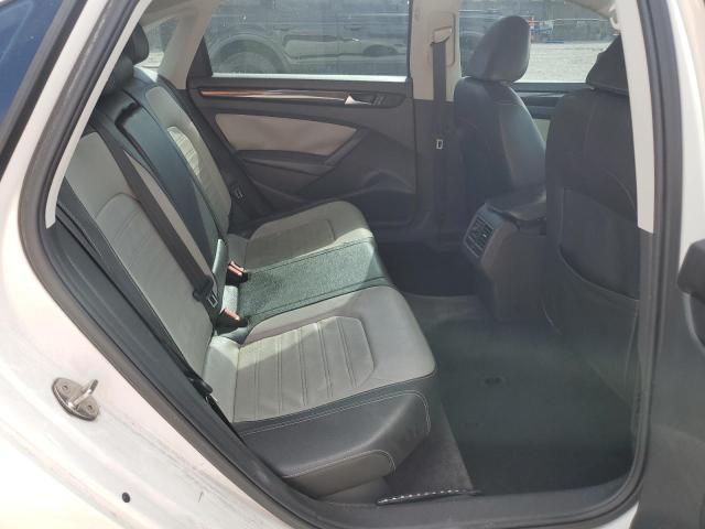 Photo 10 from auction – 2015 VOLKSWAGEN PASSAT SE with VIN 1VWBS7A33FC042624