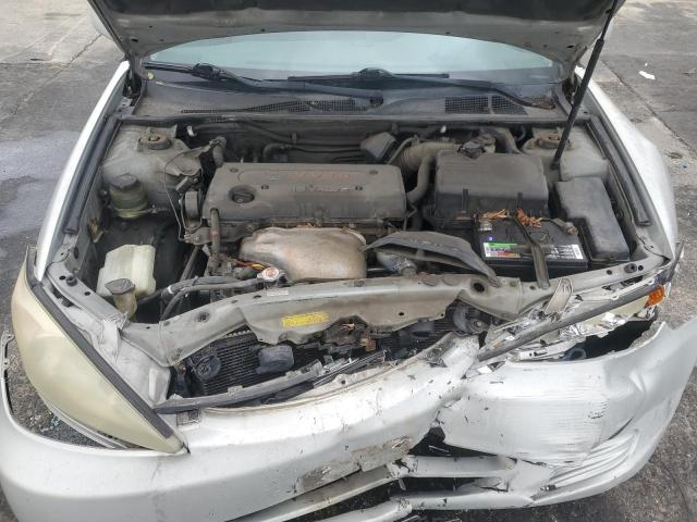 Photo 11 from auction – 2004 TOYOTA CAMRY LE with VIN 4T1BE32K44U940290