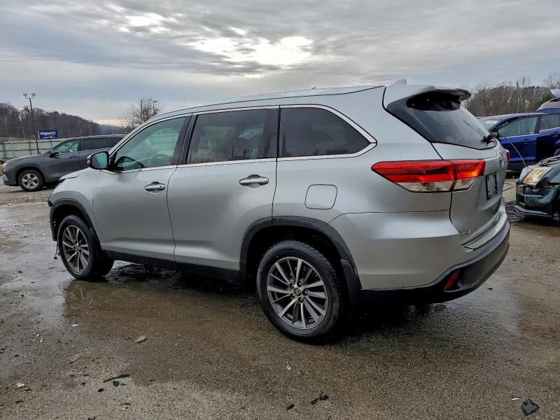 Photo 2 from auction – 2019 TOYOTA HIGHLANDER with VIN 5TDJZRFH3KS955659