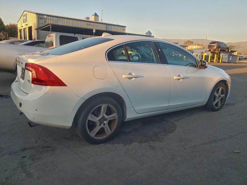 Photo 3 from auction – 2012 VOLVO S60 T5 with VIN YV1622FS9C2053016