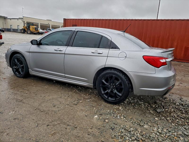 Photo 2 from auction – 2013 CHRYSLER 200 LIMITE with VIN 1C3CCBCG4DN737756